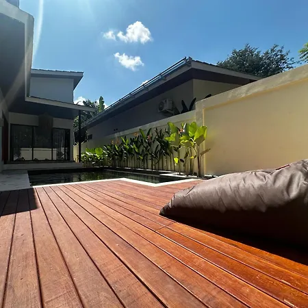 Villa Calma Kuta  Extérieur photo